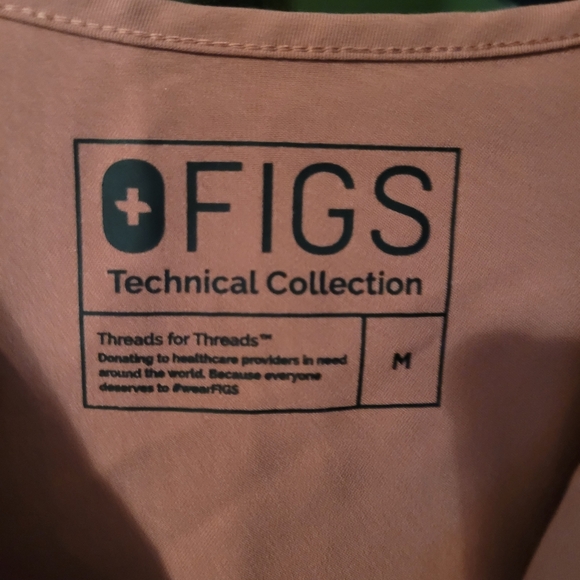 FIGS Catarina One Pocket Scrub Top - M. U61 - Picture 2 of 6